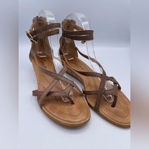 Crown by Born Wedge Gladiator sandals size 7.5 Tan